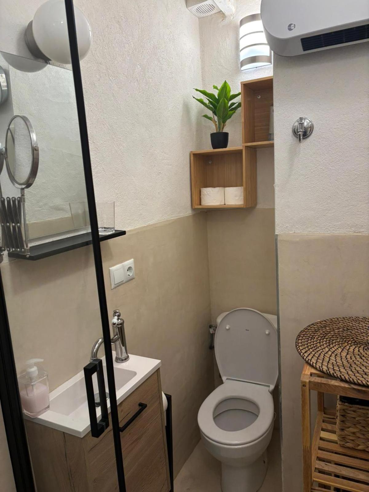Private Terrace-Romantic-Sea, Castle Views-Central لقنت المظهر الخارجي الصورة