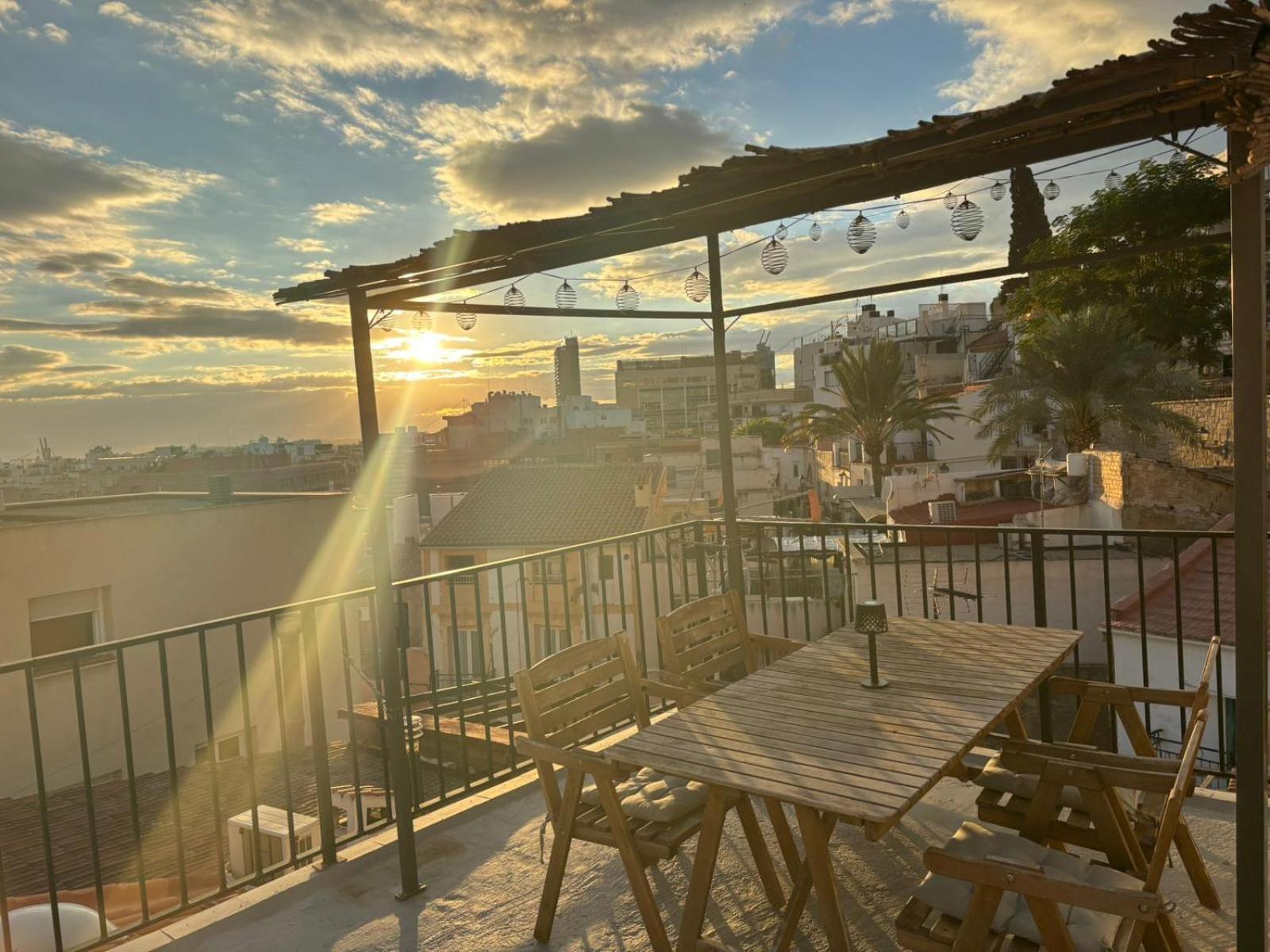 Private Terrace-Romantic-Sea, Castle Views-Central لقنت المظهر الخارجي الصورة